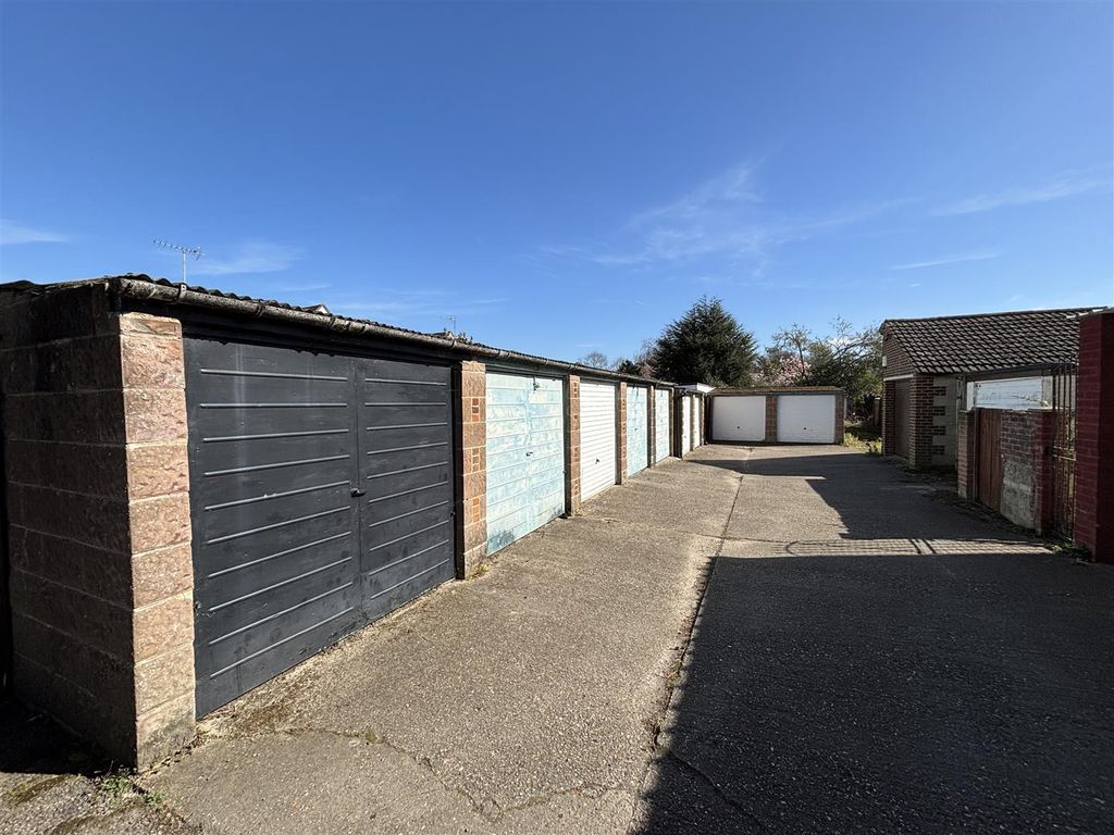 Property photo 2 of 5