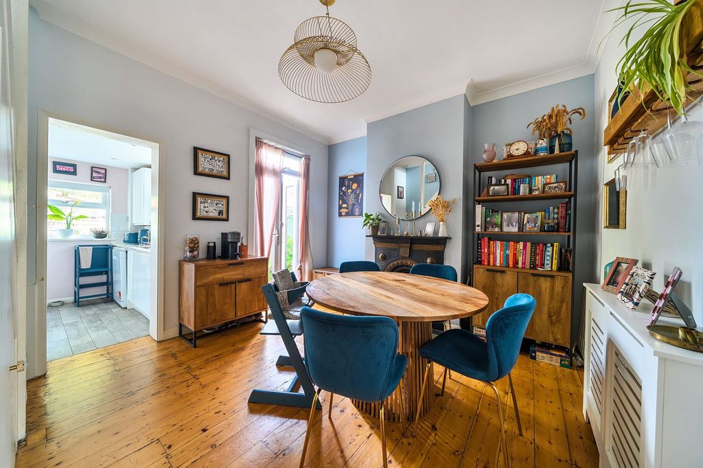 Property photo 3 of 14