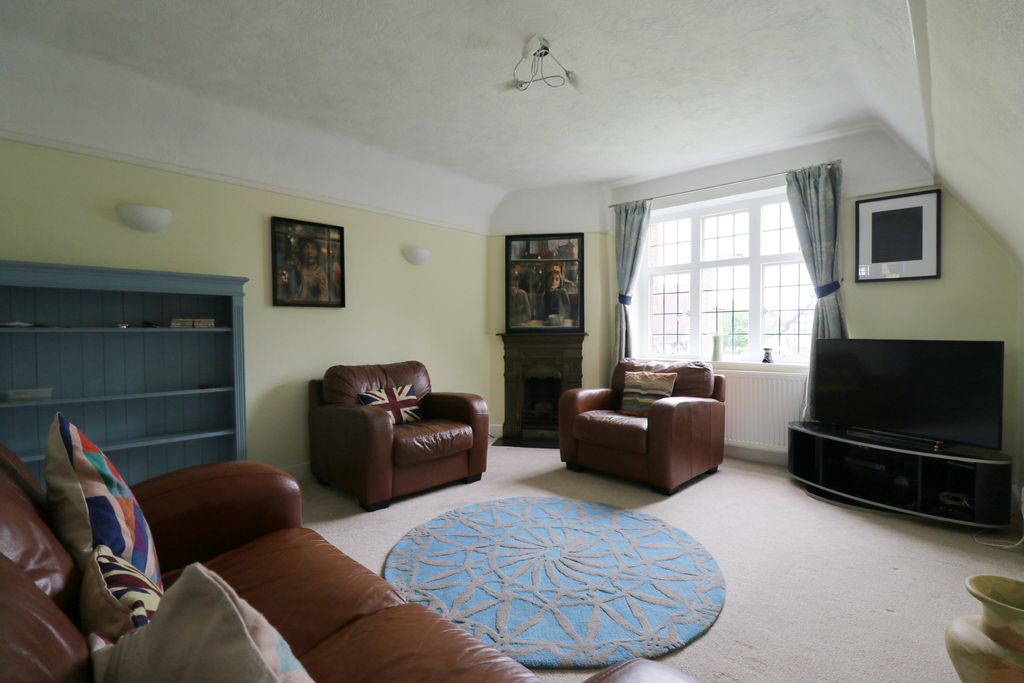 Property photo 2 of 10