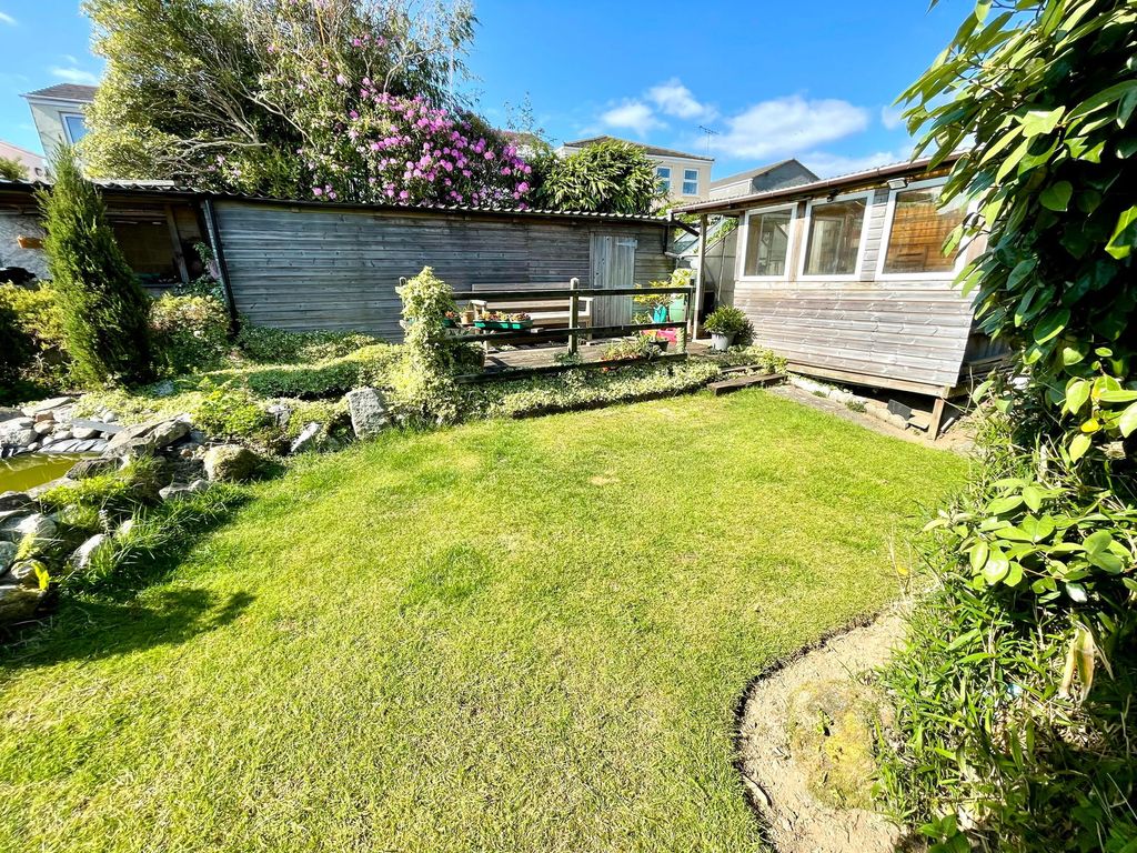 Property photo 3 of 27