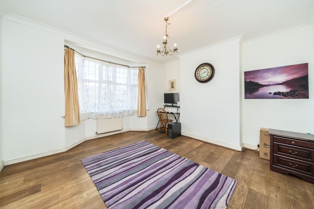 Property photo 2 of 6