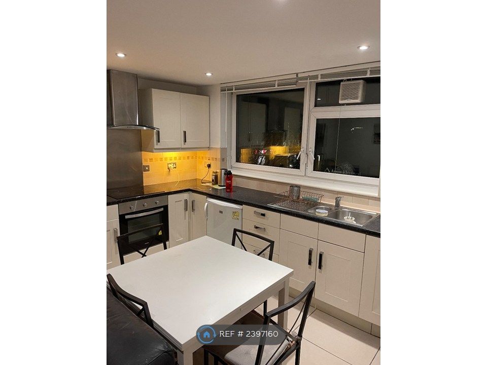 Property photo 3 of 13 Kitchen