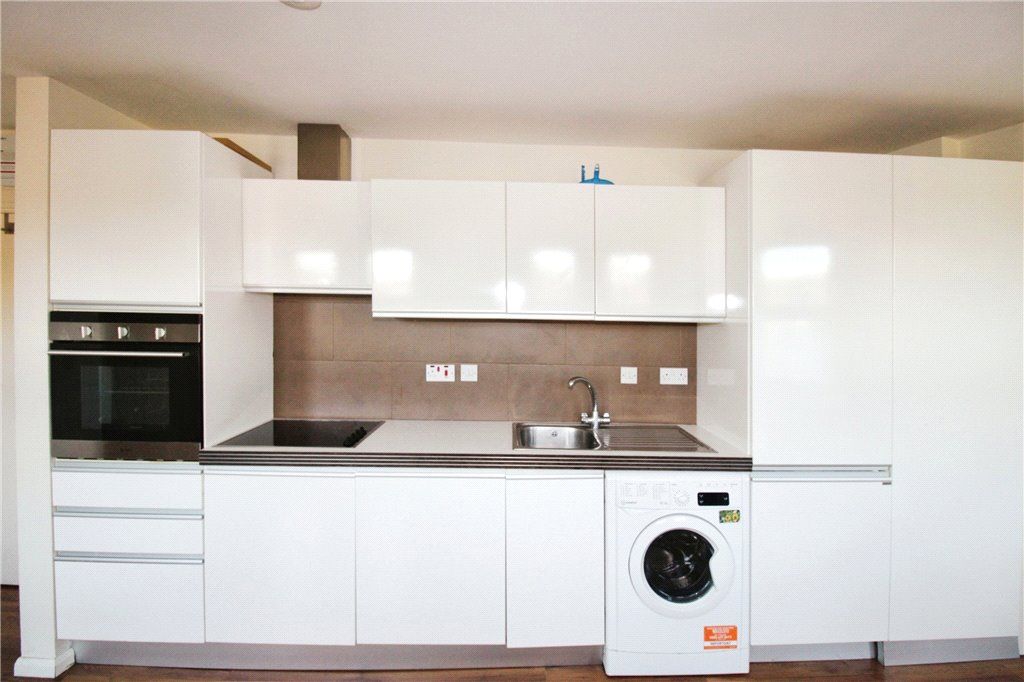 Property photo 3 of 7 Kitchen