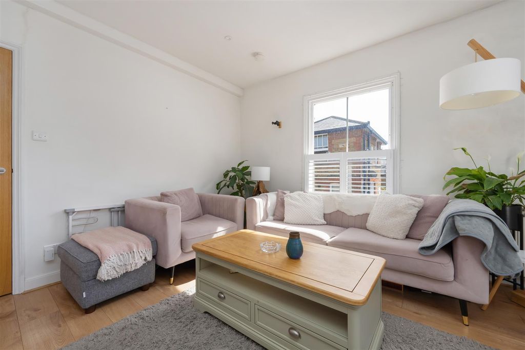 Property photo 3 of 12 Bexley Street, Whitstable, Ct5 1HD