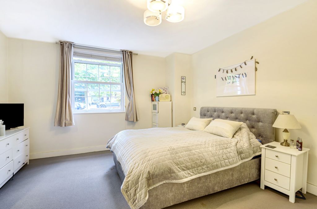 Property photo 2 of 11 Bedroom 1