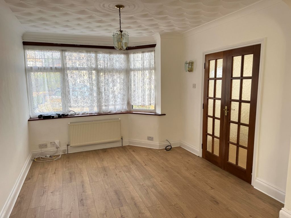 Property photo 2 of 10 Lounge