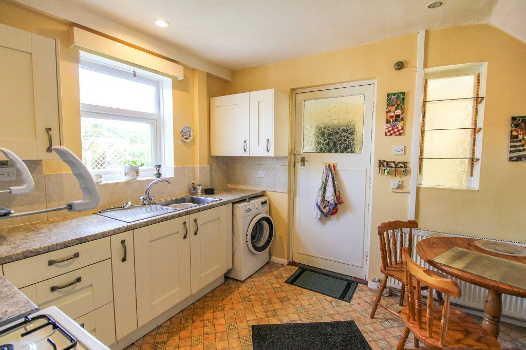 Property photo 3 of 16 Dining Kitchen