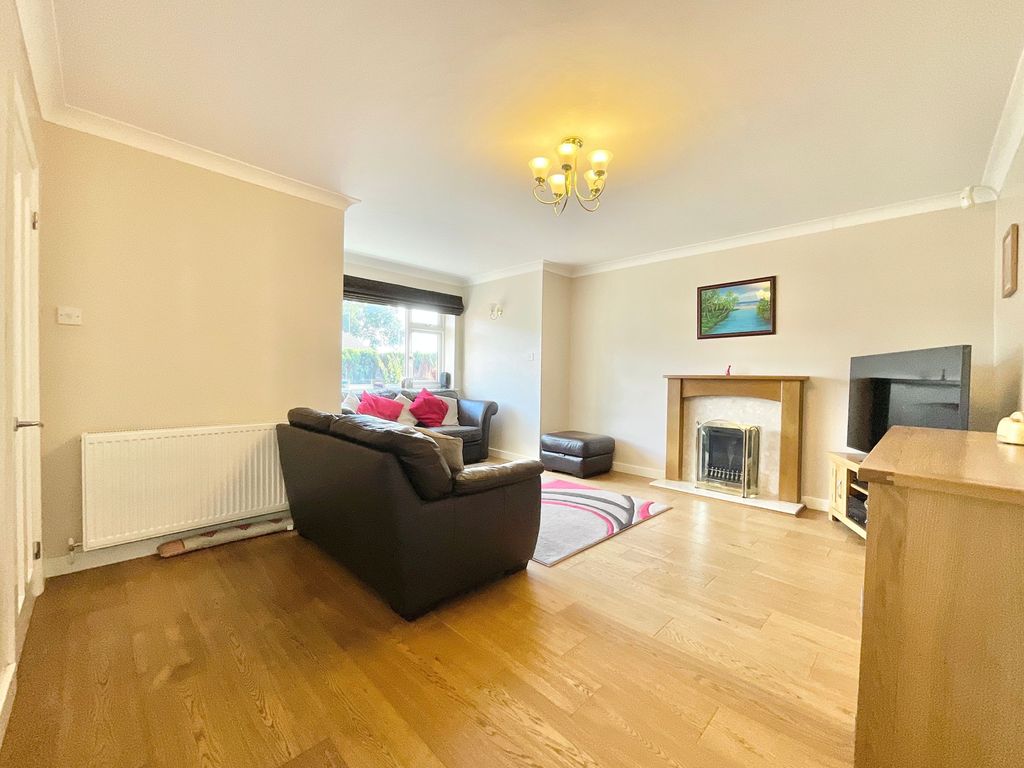 Property photo 3 of 33