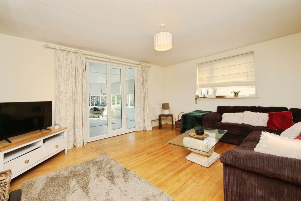 Property photo 2 of 20