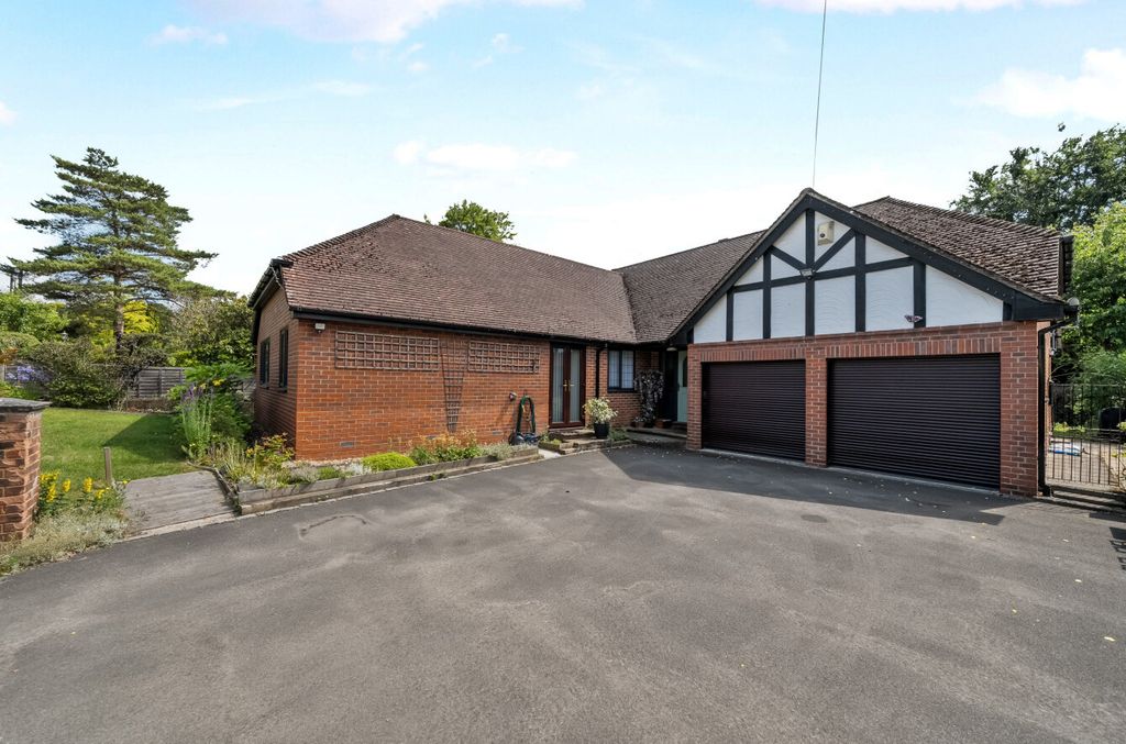 Property photo 1 of 17 1305381-7-68498Bf...