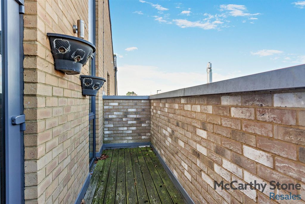 Property photo 2 of 14 8669353-Exterior01-800.Jpg