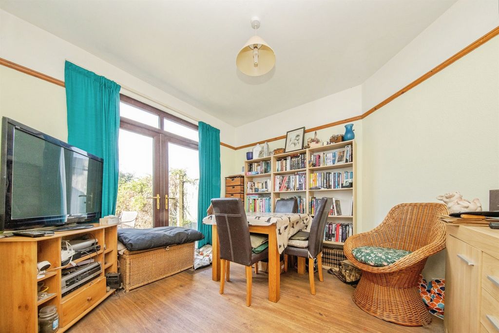 Property photo 3 of 22