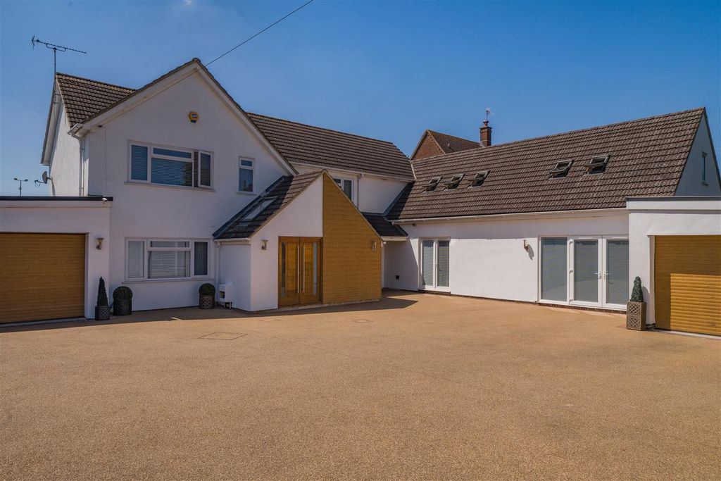 Property photo 1 of 39