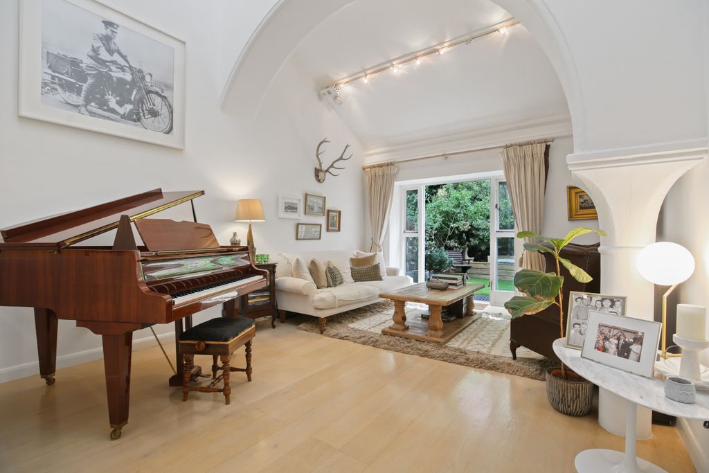Property photo 1 of 14