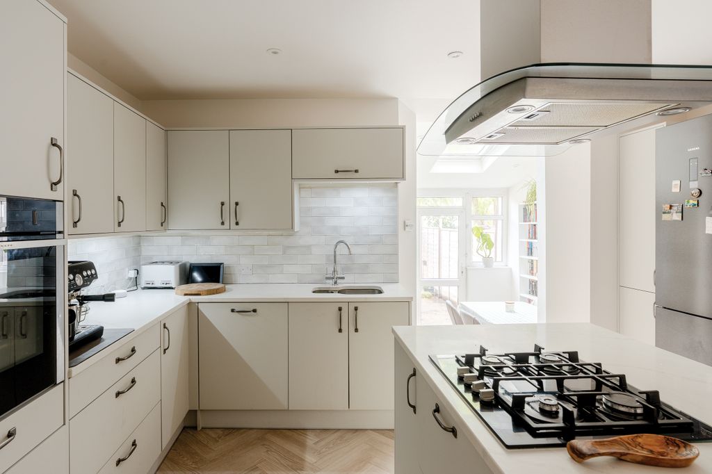 Property photo 1 of 16 5