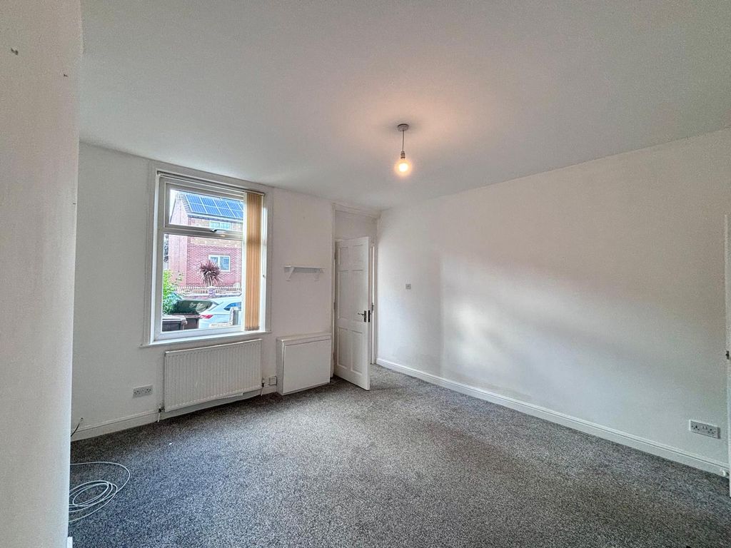 Property photo 3 of 14 Gallery