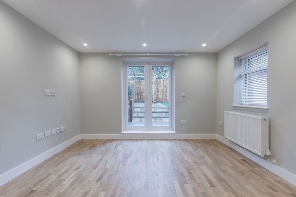 Property photo 2 of 11 Living_Room