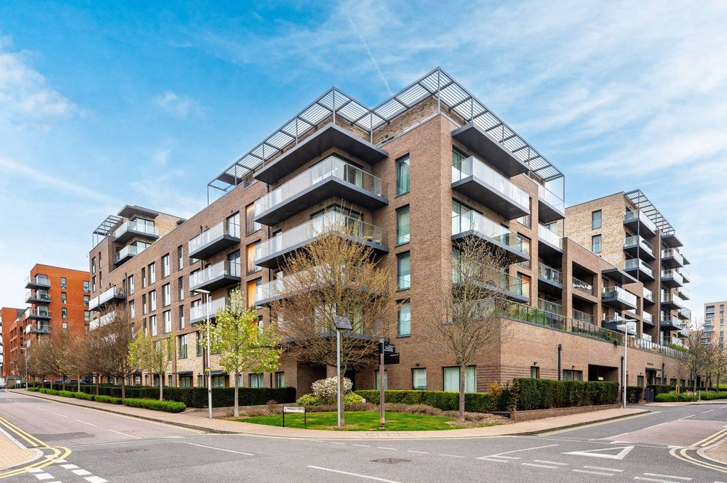 Property photo 1 of 23