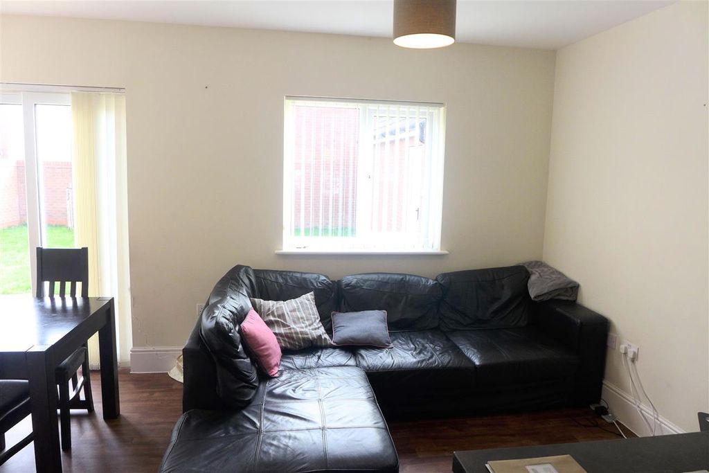 Property photo 3 of 24