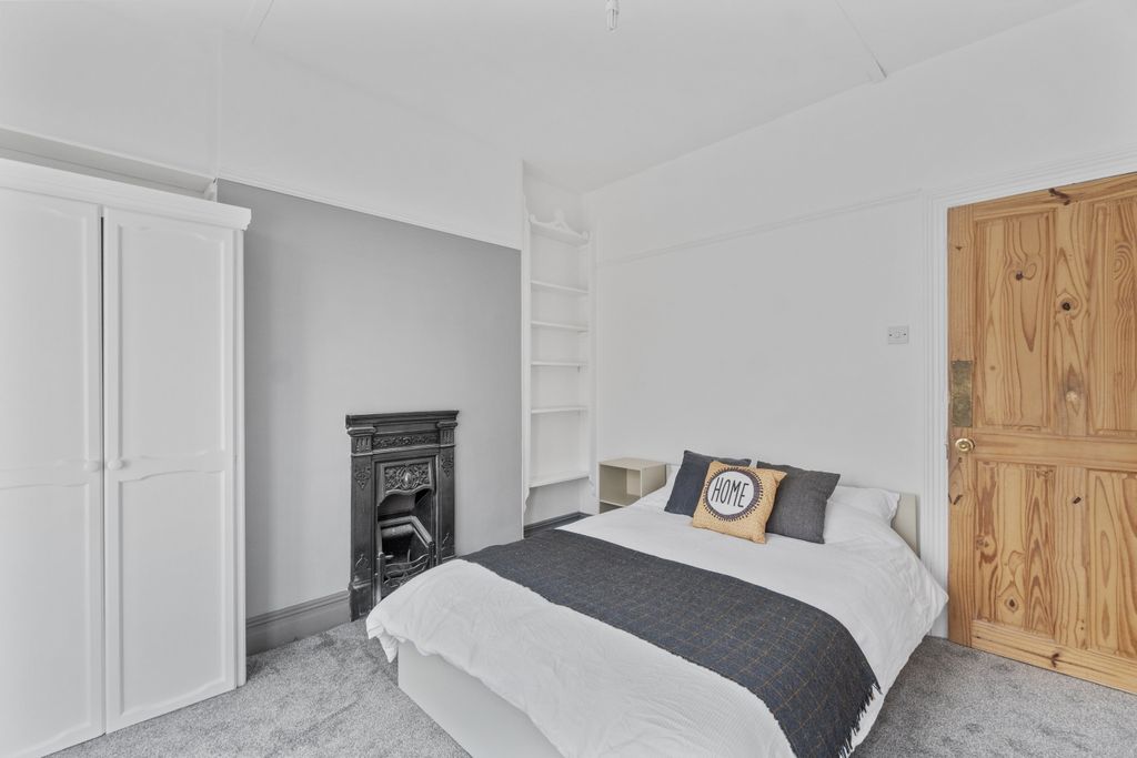 Property photo 2 of 6 0016