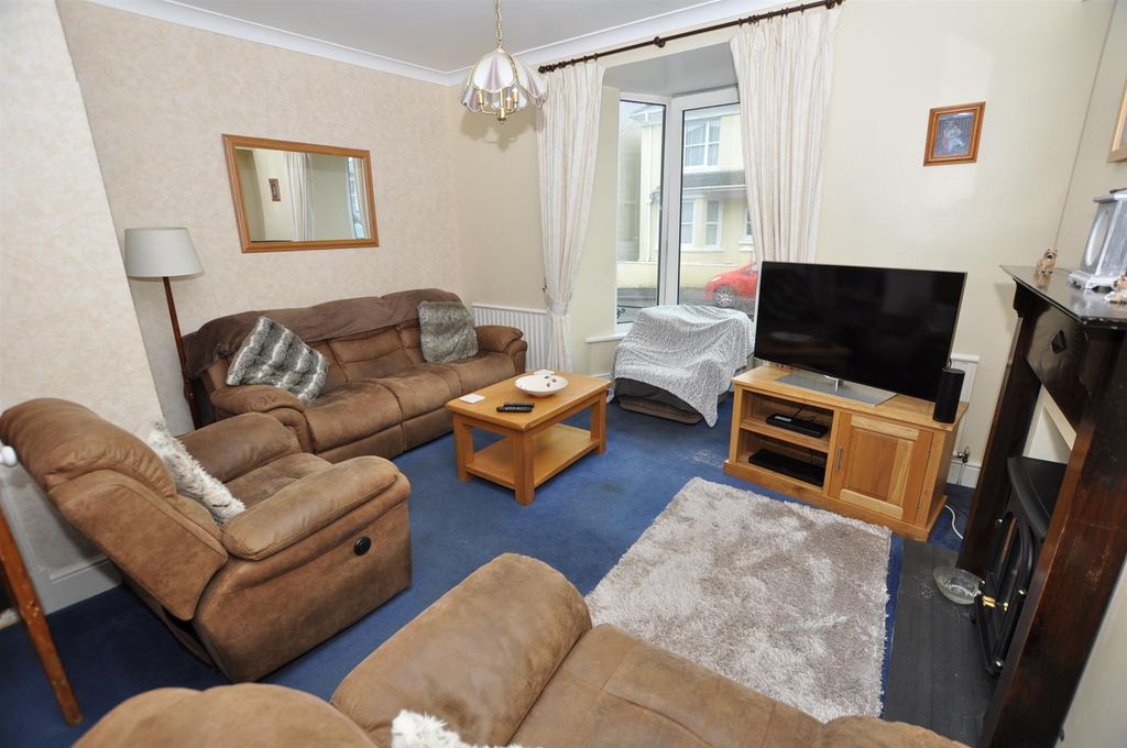 Property photo 2 of 9 Open Plan Lounge Dining Room