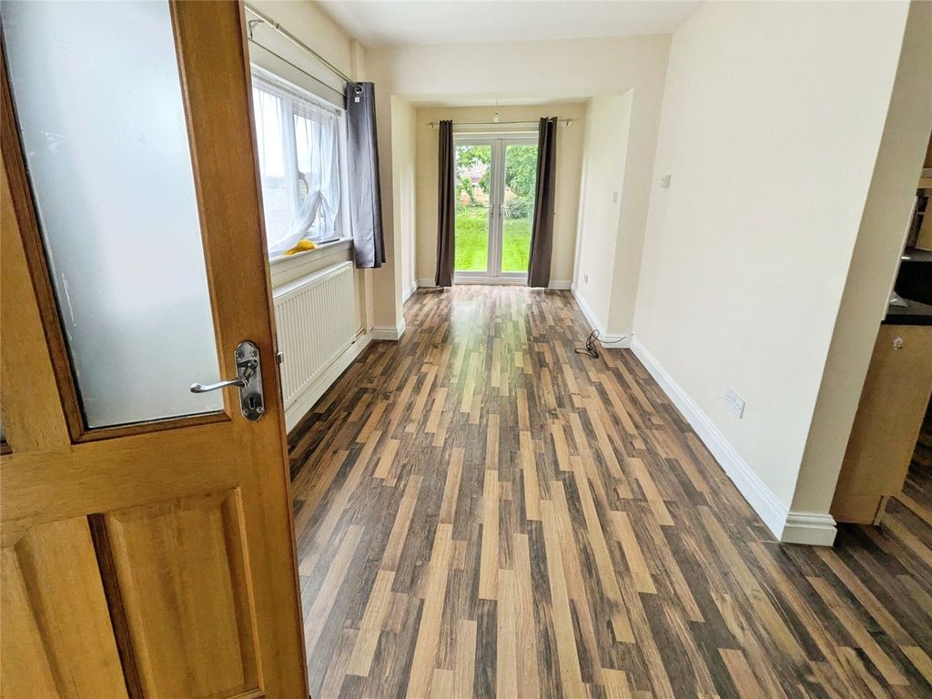 Property photo 3 of 12 Dining Room