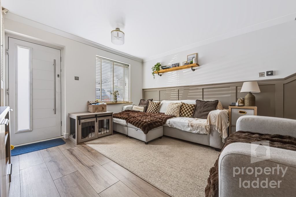 Property photo 3 of 16 Pl-21