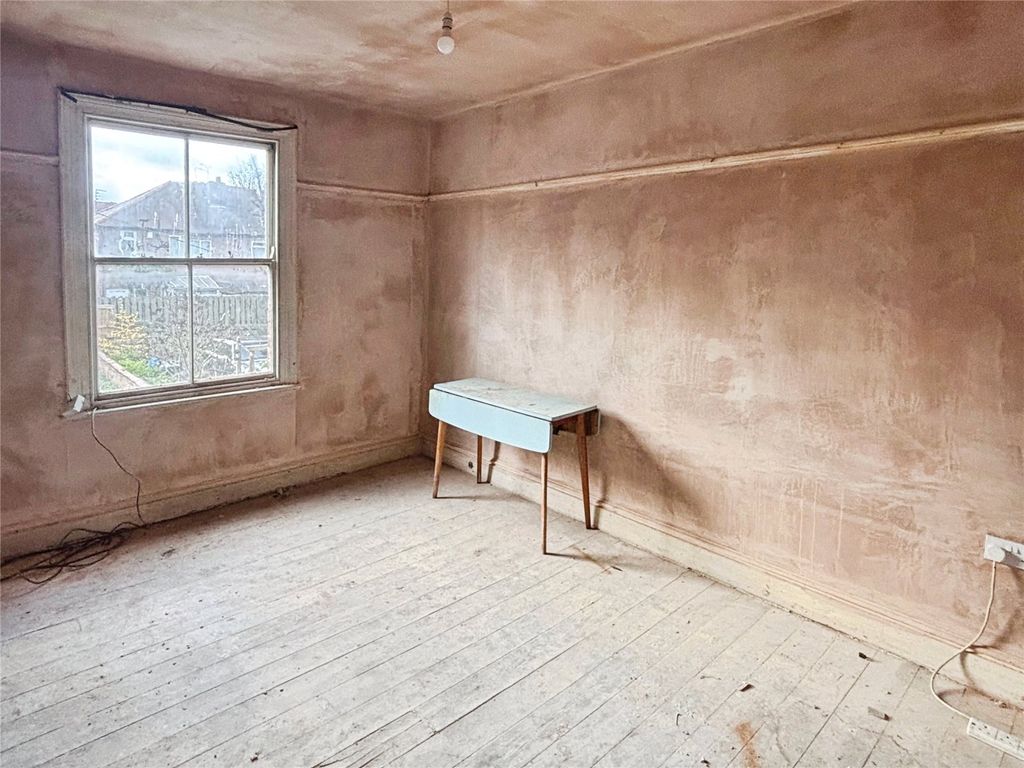 Property photo 3 of 12 Dining Room