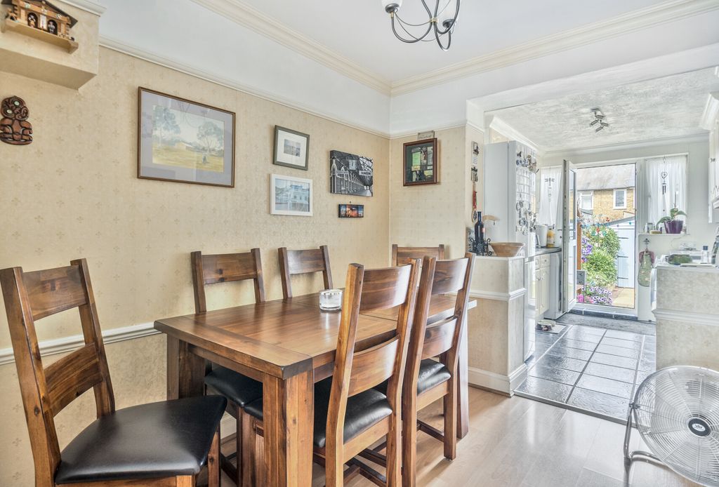 Property photo 2 of 10 1319511-10-686E8E...