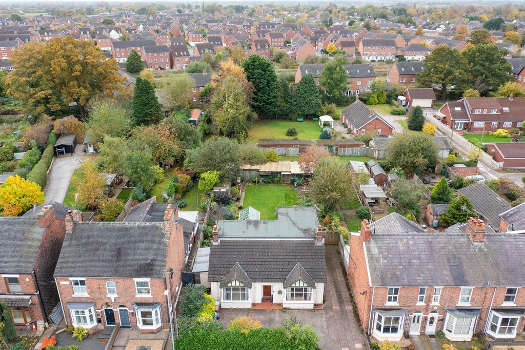 Property photo 1 of 27 76Londonroad-2.Jpg