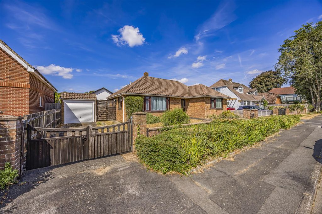 Property photo 1 of 11 Clovelly Road, Emsworth-Porticomarketing-Nexa-24.J