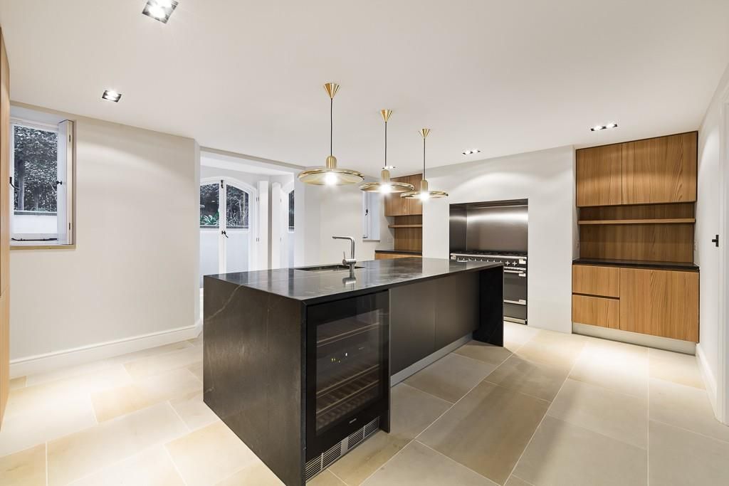 Property photo 3 of 12 Image