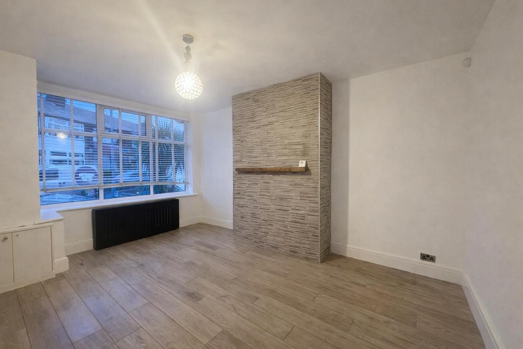 Property photo 2 of 12 Chatgpt Image Dec 29, 2025, 10_11_25 Am.Png