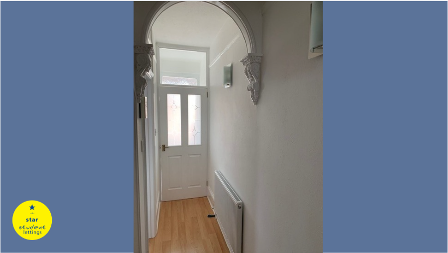 Property photo 2 of 19 Entrance