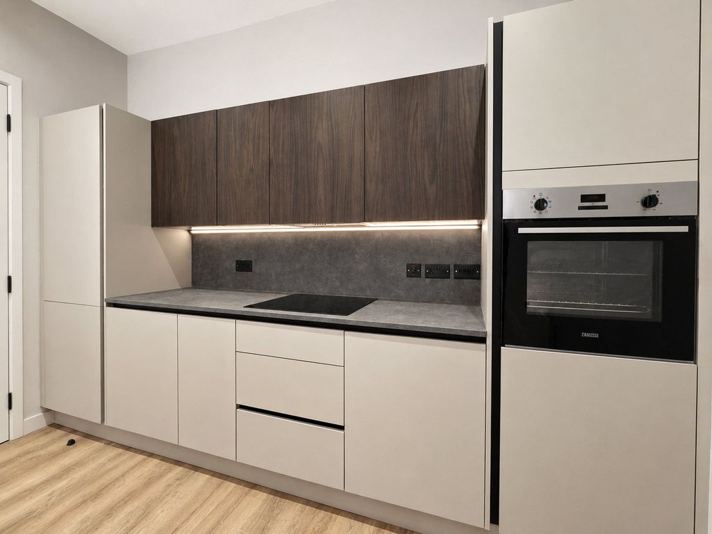 Property photo 3 of 9 Kitchen