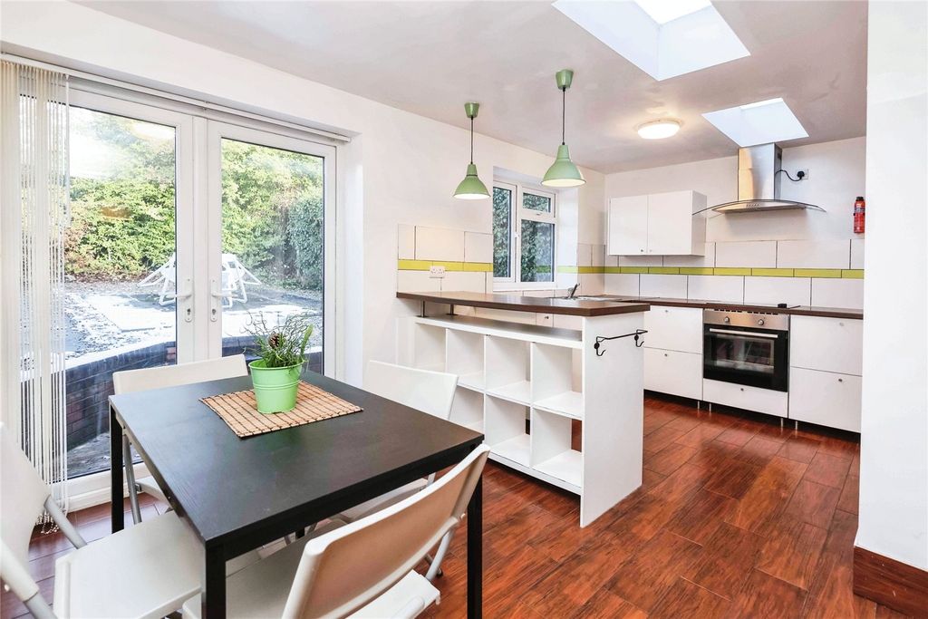 Property photo 3 of 17 Kitchen Diner