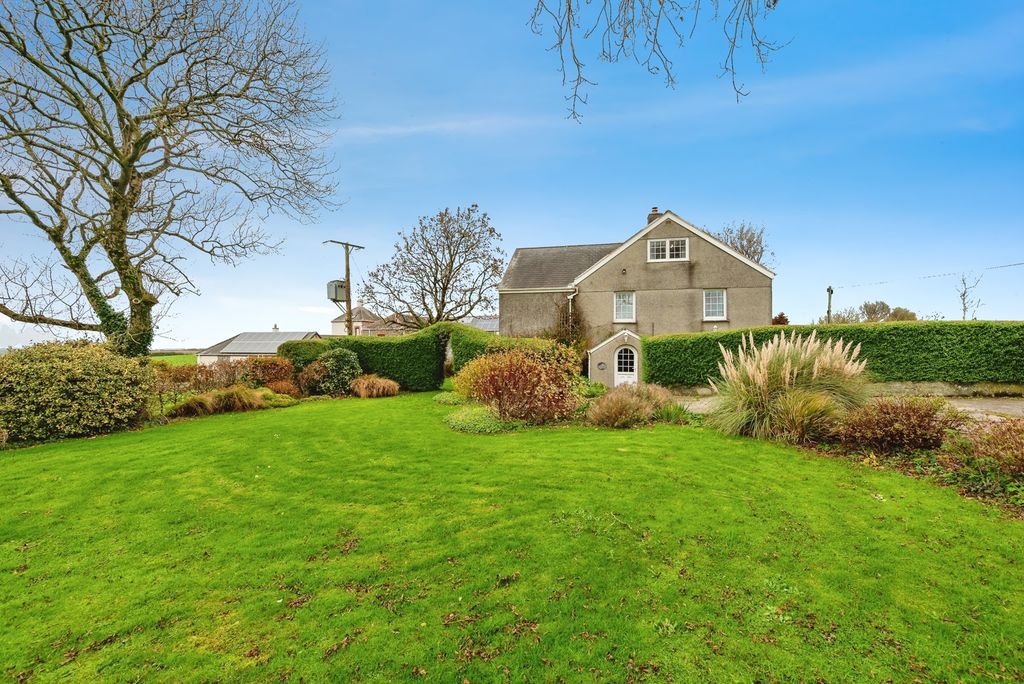 Property photo 2 of 19 Photo