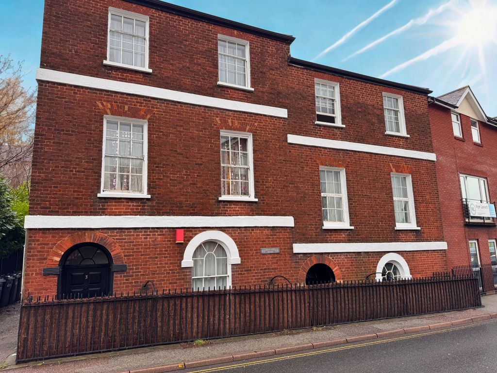 Property photo 1 of 12 External Front