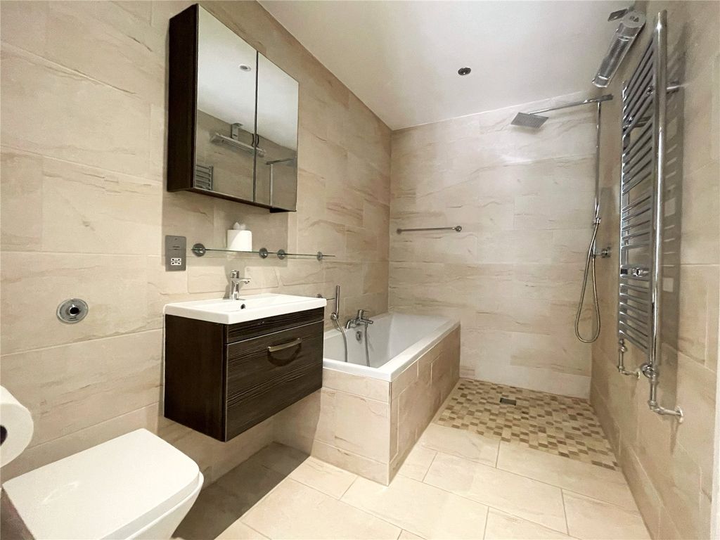 Property photo 3 of 20 Picture No. 33