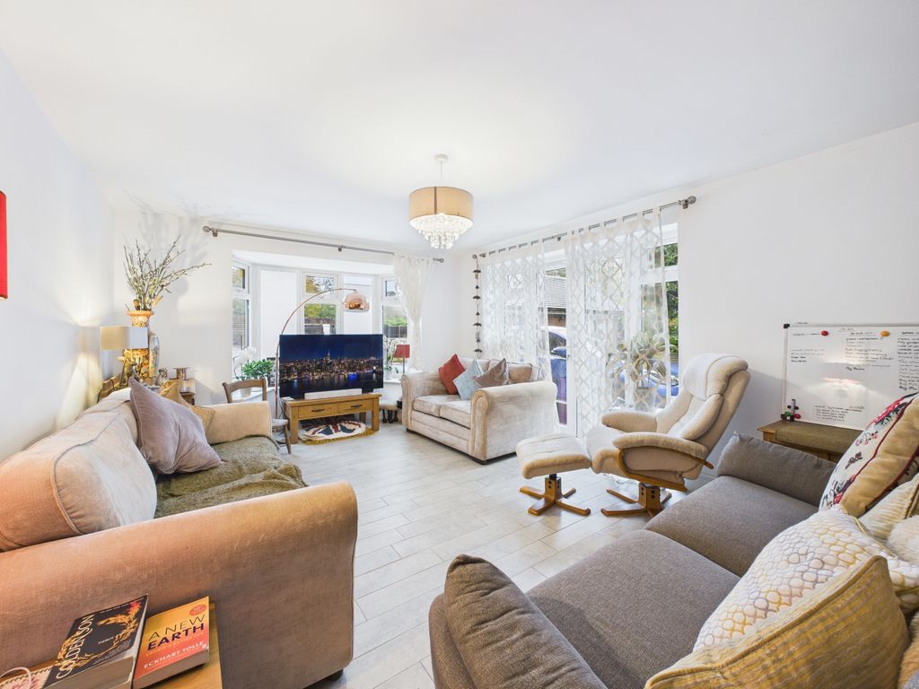 Property photo 2 of 11 Cam02909G0-Pr0507-Still012