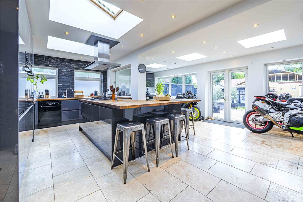 Property photo 3 of 18 Picture No. 46