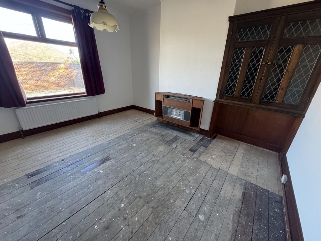 Property photo 2 of 12