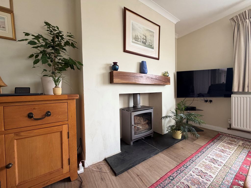 Property photo 3 of 12 Lounge