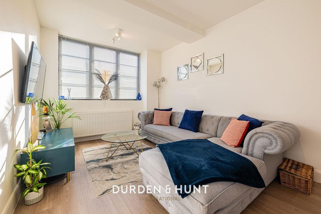 Property photo 2 of 16 Maybank-21.Jpg