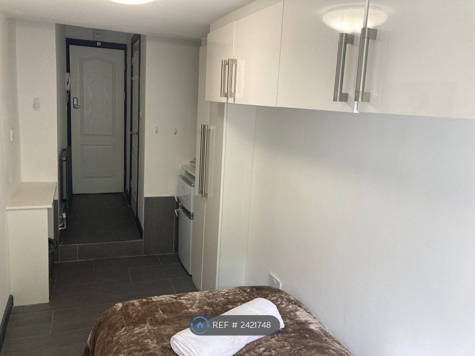 Property photo 3 of 11 Room c - Available Now