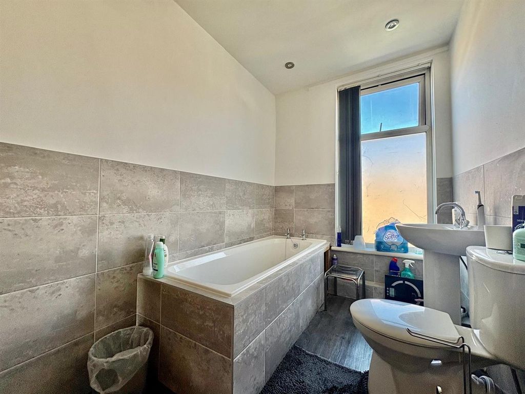 Property photo 3 of 6 Photo-2025-07-15-17-07-46 4.Jpg