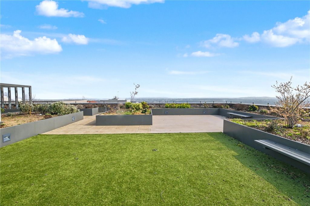 Property photo 2 of 13 Picture No. 08