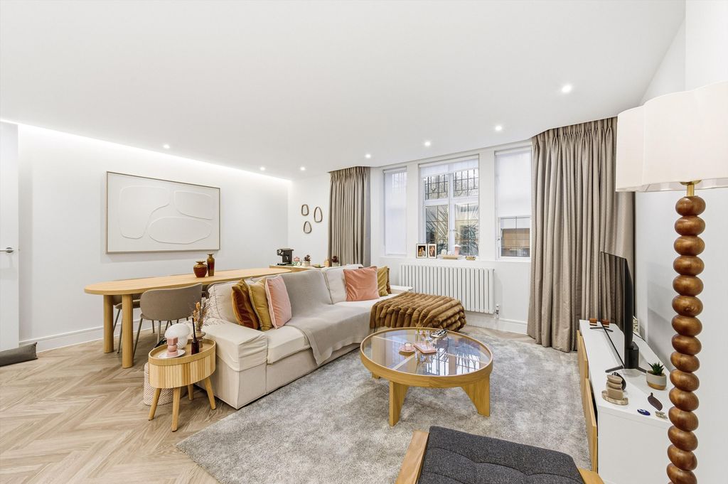 Property photo 2 of 11 Image