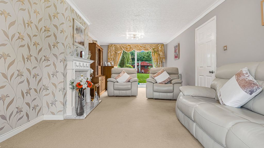 Property photo 3 of 27