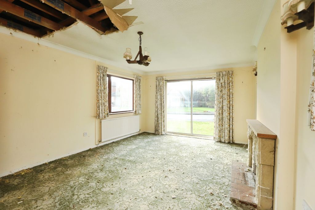 Property photo 3 of 15